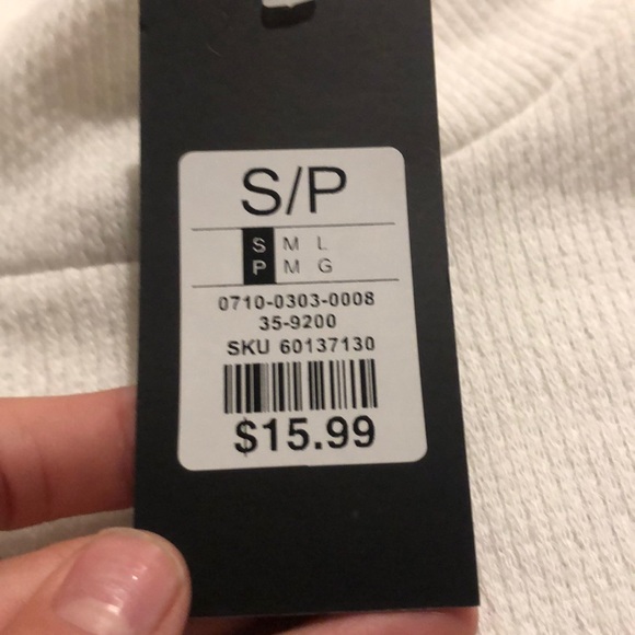 Not really my style anymore! Never been worn - Picture 2 of 2